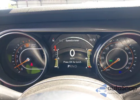 2022 Jeep Wrangler Unlimited Sahara 4X4 z USA, uszkodzony, nr VIN 1C4HJXEN2NW194502